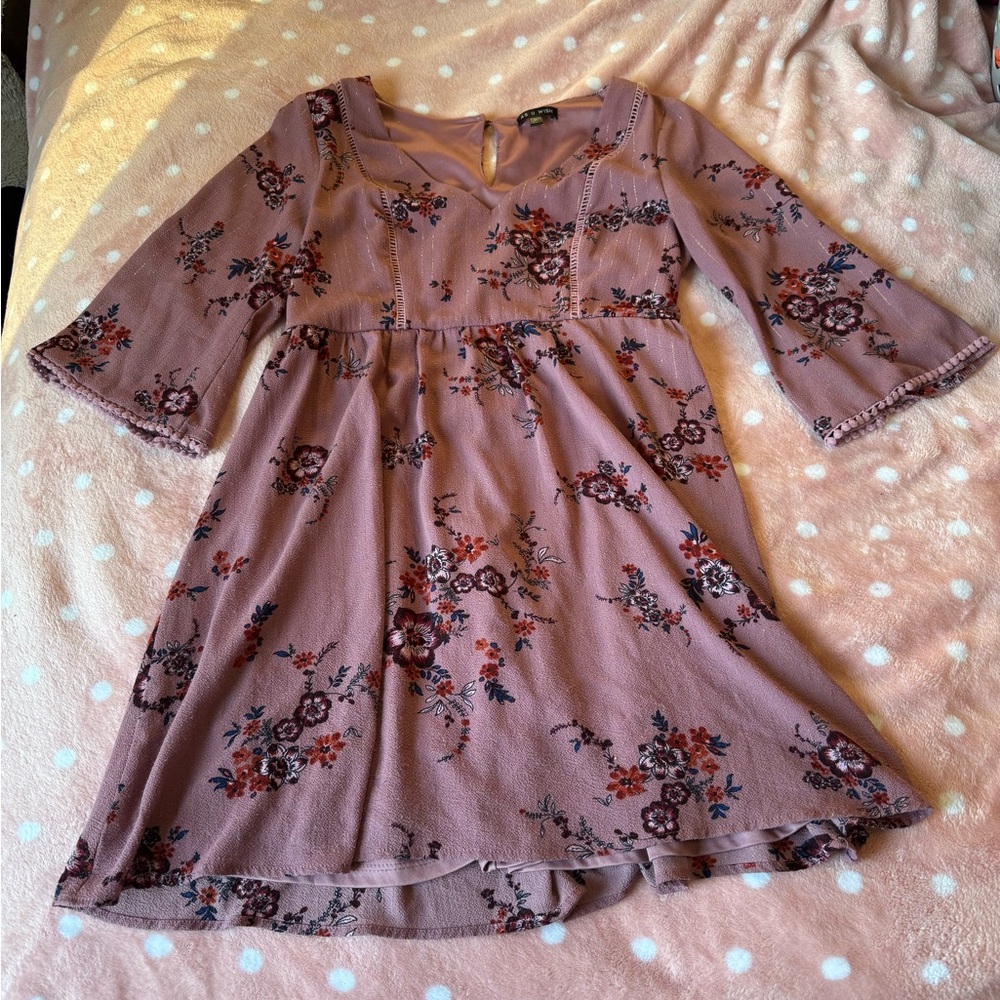 Floral Dress in Purple with a gold detail.